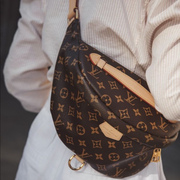 💔LOUIS VUITTON BUM BAG💔 - Picture 6 of 8